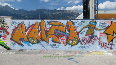 Graffiti Wall in Innsbruck - Photo by MisterSchnebshod - walze (2013)