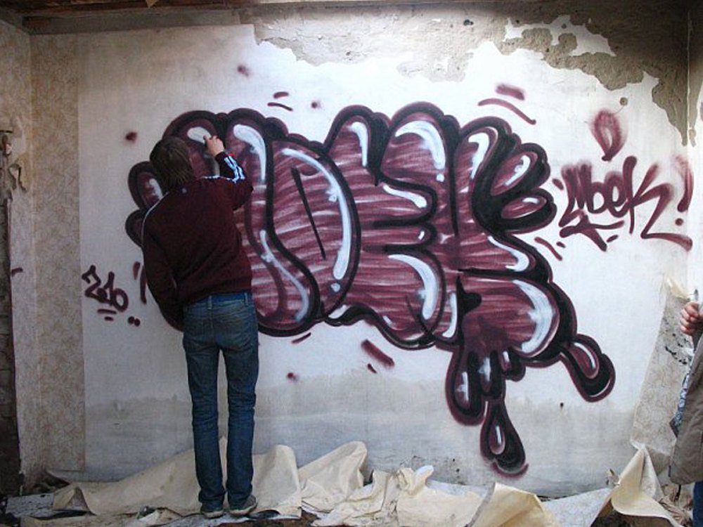 Graffiti Wall - Photo by Moek - piece, throw-up, bombing (2010)