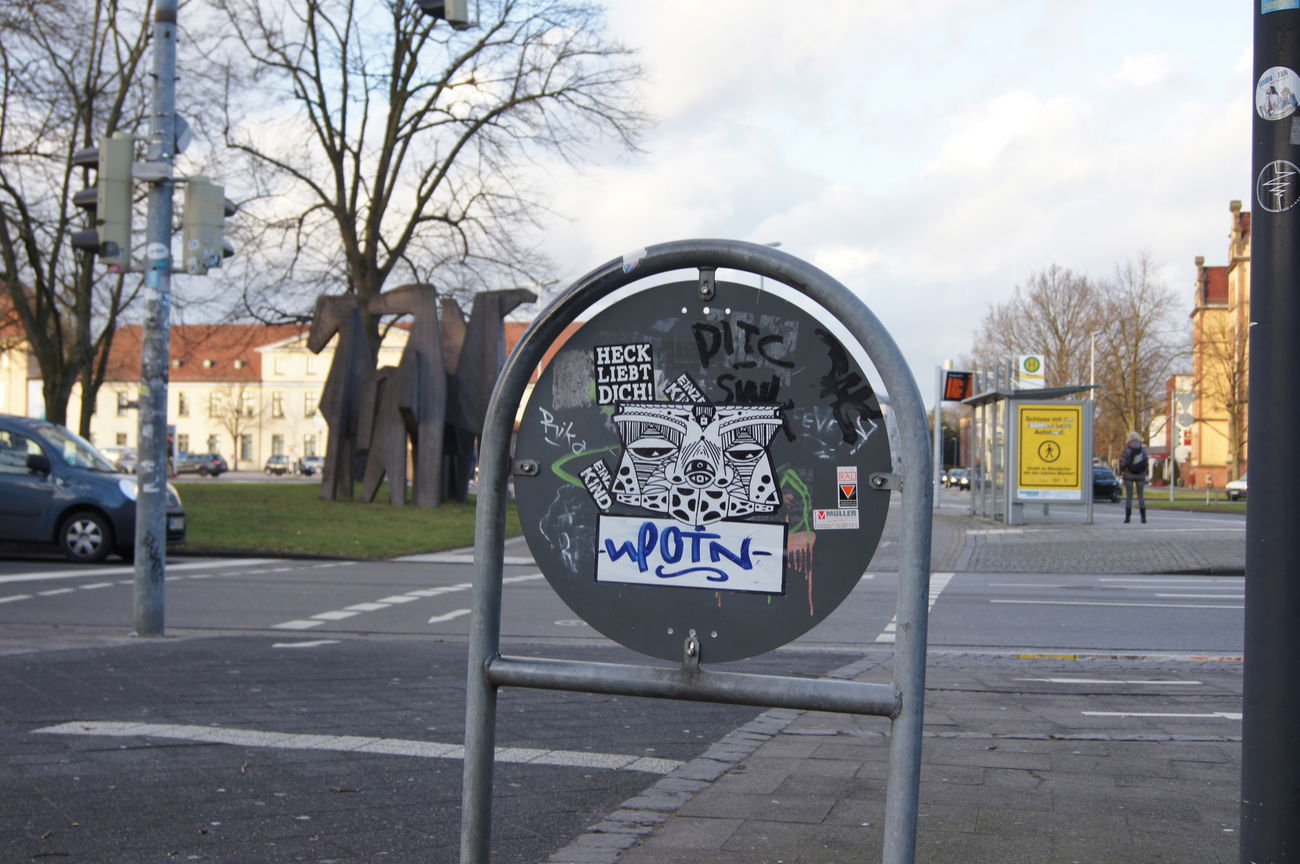 Graffiti Street Art in Oldenburg - Photo by Moinsen - moin, 261 (2016)