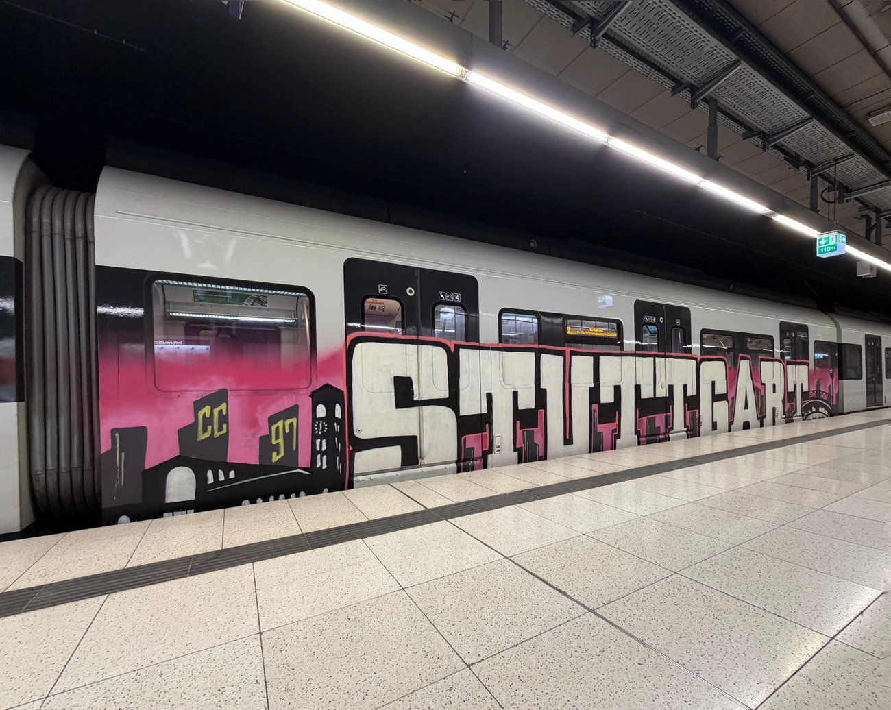 Graffiti Train in Stuttgart - Photo by MondFiedel (2026)