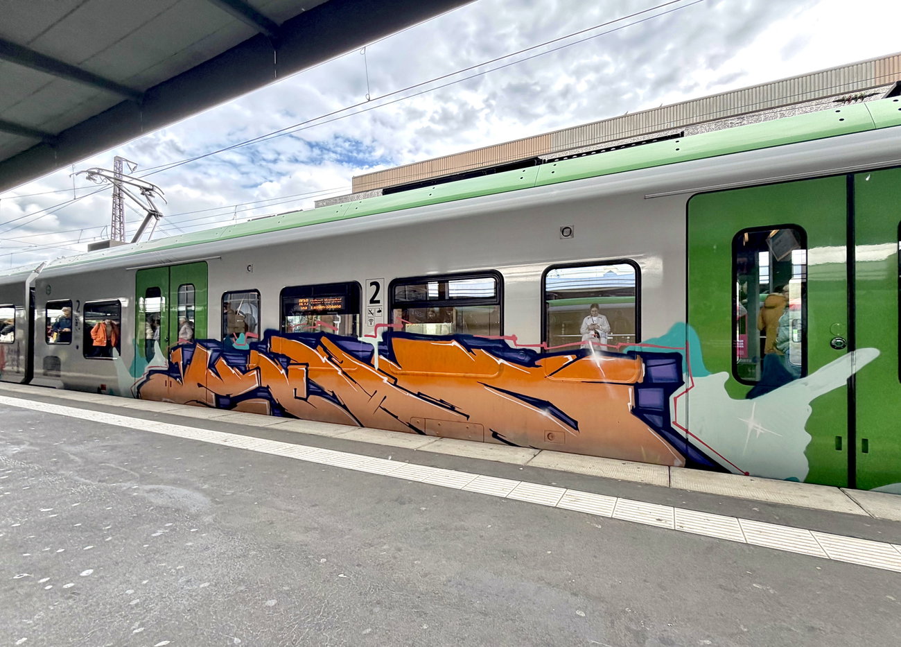 Graffiti Train in Essen - Photo by MondFiedel (2026)