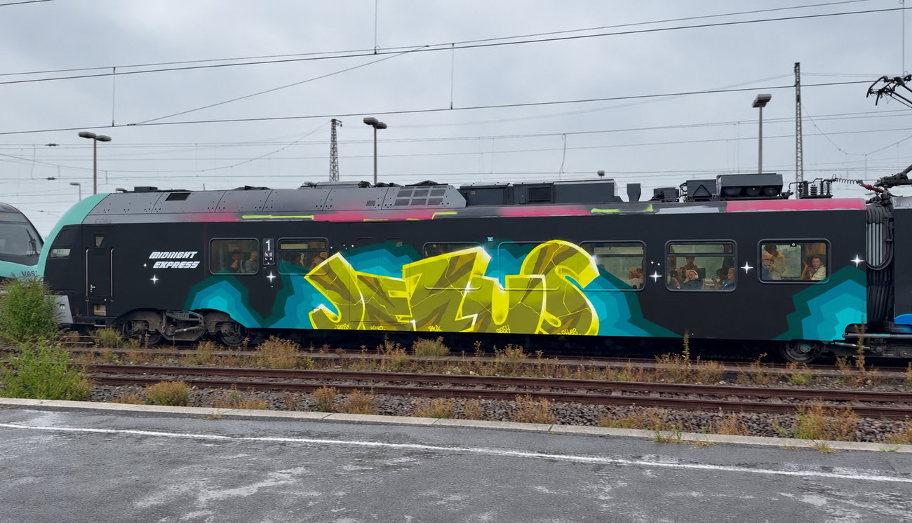 Graffiti Train in Oberhausen - Photo by MondFiedel (2026)