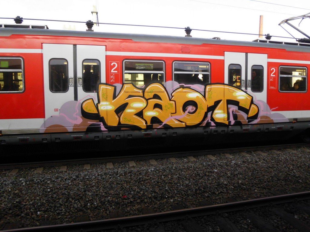 Graffiti Train in Stuttgart - Photo by Mongole23 - kaot