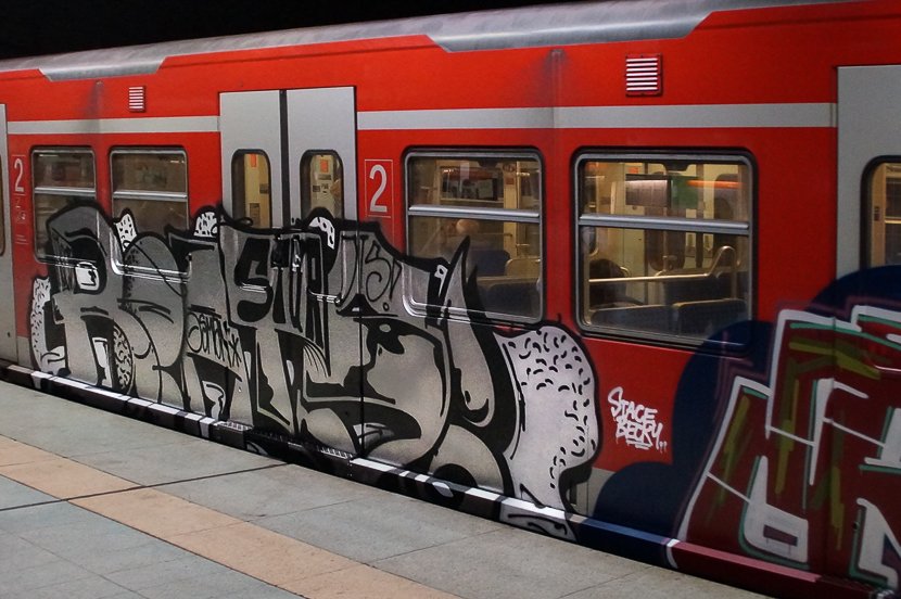 Graffiti Train in Stuttgart - Photo by Mongole23 - beats