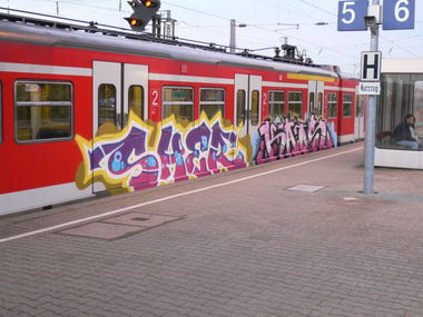 Graffiti Train in Stuttgart - Photo by Mongole23 - Sher, Kaos