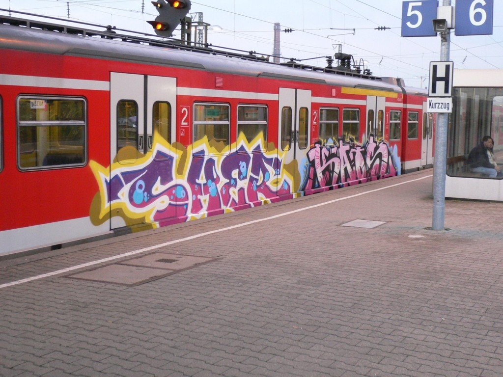 Graffiti Train in Stuttgart - Photo by Mongole23 - Sher, Kaos
