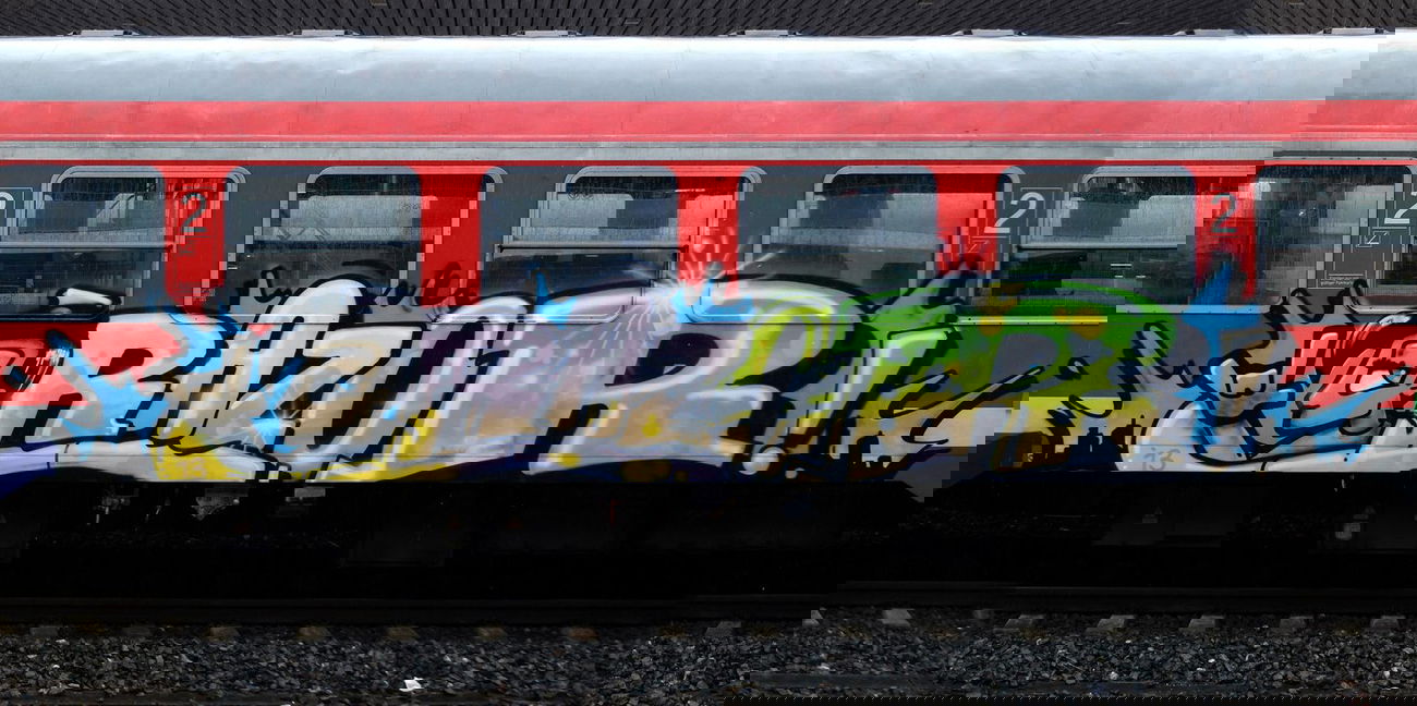 Graffiti Train - Photo by Mongole23 - razor, cos