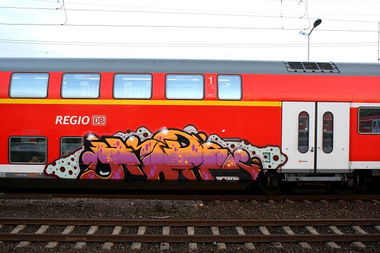 Graffiti Train - Photo by Mongole23 - hope