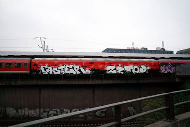 Graffiti Train - Photo by Mongole23