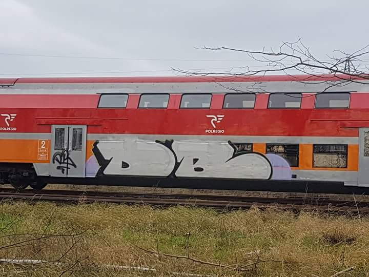 Graffiti Train in Ustal miejsce - Photo by Monker