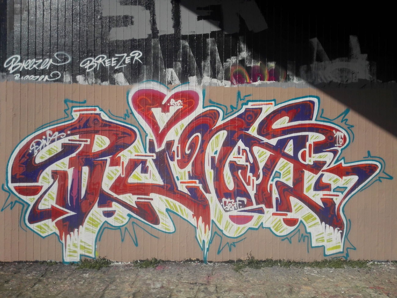 Graffiti Wall in Dresden - Photo by MonsterGurkE - bina, love, senf (2016)