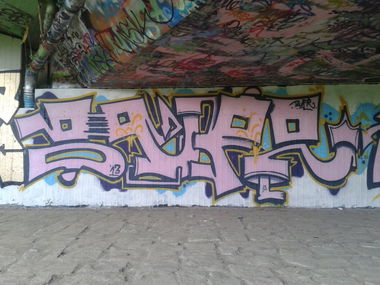 Graffiti Wall in Dresden - Photo by MonsterGurkE - bufr (2013)