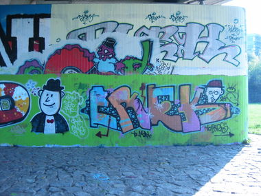 Graffiti Wall in Dresden - Photo by MonsterGurkE - crek (1999)