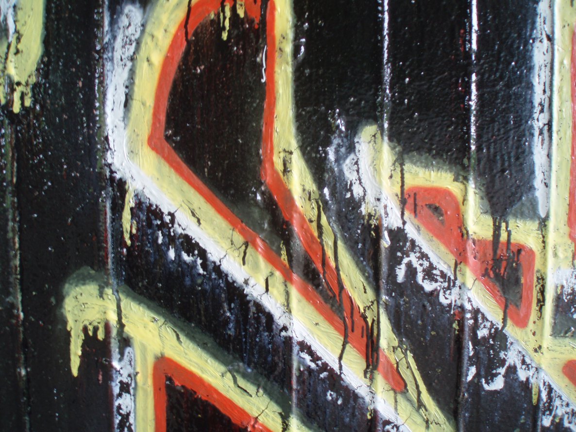 Graffiti Wall in Dresden - Photo by MonsterGurkE - drip (2009)