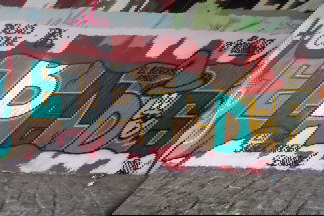 Graffiti Wall in Dresden - Photo by MonsterGurkE - el, bendos, bender (2014)