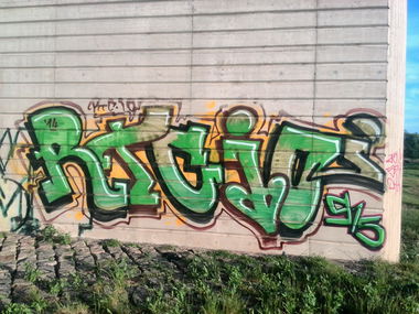 Graffiti Bombing in Germany - Photo by MonsterGurkE - rtc, io