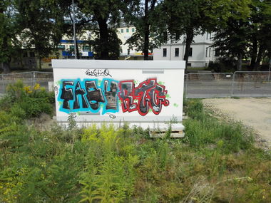 Graffiti Bombing in Dresden - Photo by MonsterGurkE - faq, faqu, rtc (2015)