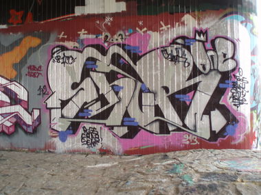 Graffiti in Dresden - Photo by MonsterGurkE - shur