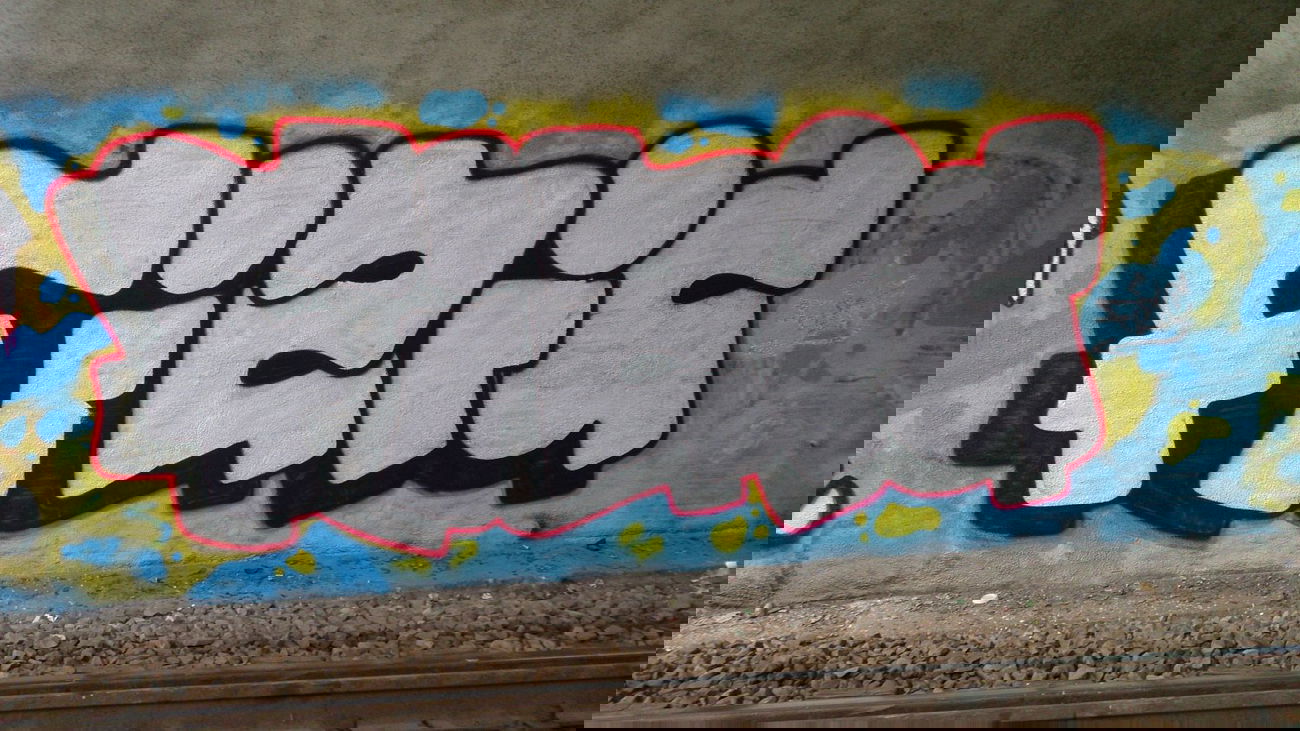 Graffiti Wall - Photo by Morda - Fizik, Rank (2014)