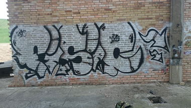 Graffiti Bombing - Photo by Morda - FIZYKOFC (2016)