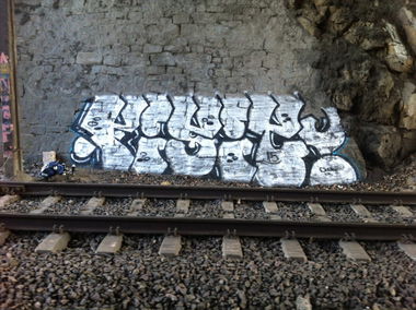 Graffiti Wall - Photo by Morda - Fisic (2015)