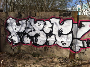 Graffiti Wall - Photo by Morda - fisic