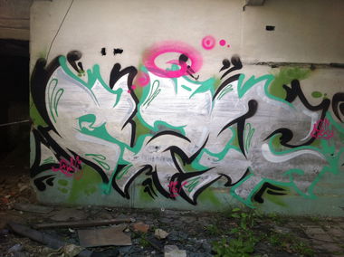 Graffiti Wall - Photo by Morda - FizykOFC