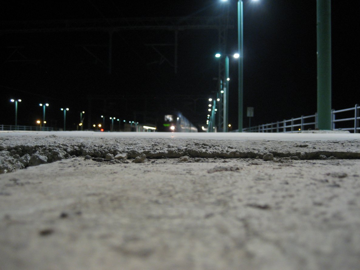 Graffiti Artwork - Photo by MoreInfamous - desiro, greece, train