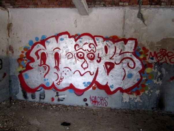 Graffiti Bombing in Moscow - Photo by Mors (2013)