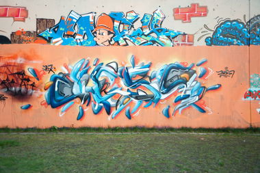 Graffiti Wall in Hamburg - Photo by MrBrotlosekunsT - Desq, PAD, BLK (2014)