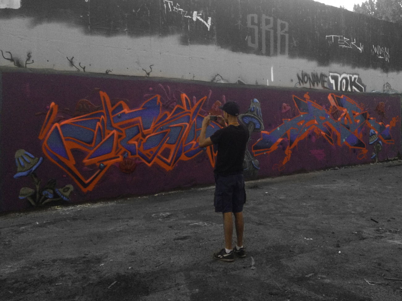 Graffiti Wall in Berlin - Photo by MrBrotlosekunsT - dinks, drug, desq (2016)