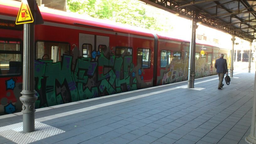Graffiti Train in Mainz - Photo by MrChivato - MESK, Mainz