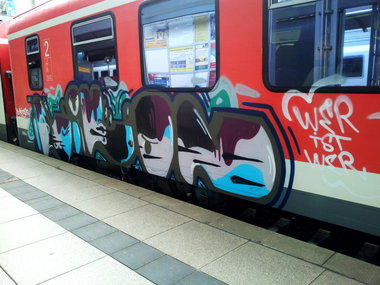 Graffiti Train in Mainz - Photo by MrChivato - Nilon, Mainz