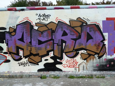 Graffiti Wall - Photo by MrGraff - Acro, emu, usk (2013)