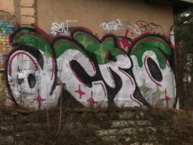 Graffiti Bombing - Photo by MrGraff - Acro, emu, usk (2013)