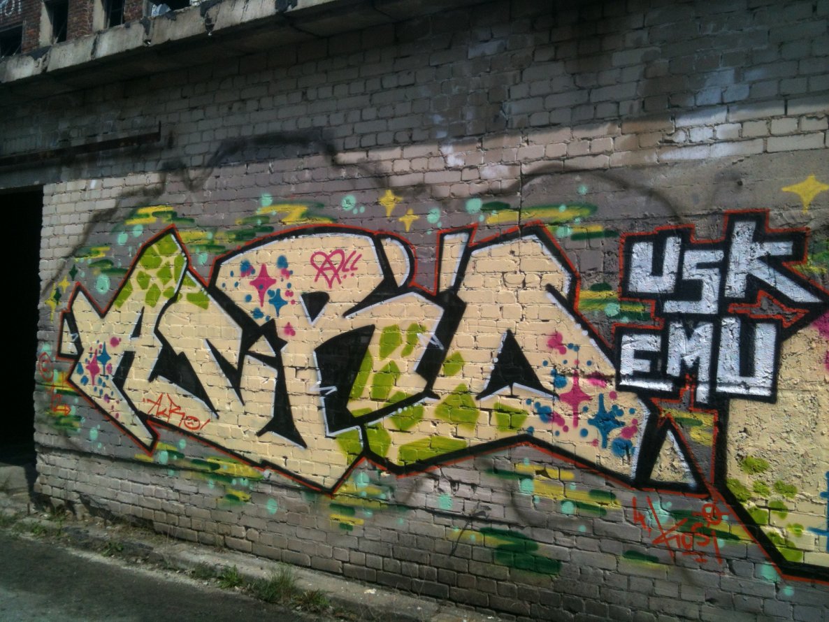 Graffiti Wall - Photo by MrGraff - Acro, Klic, emu (2012)