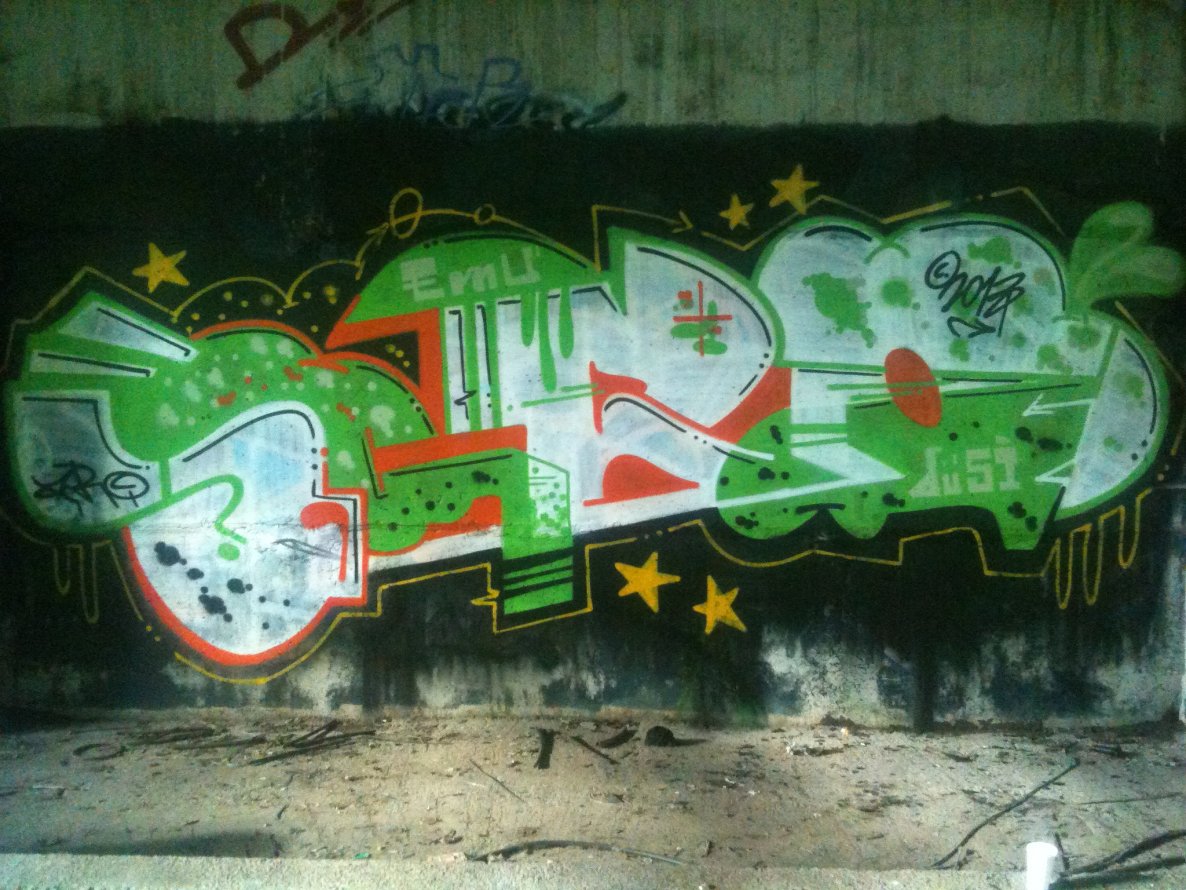 Graffiti Wall - Photo by MrGraff - Acro, Düsi, usk (2013)