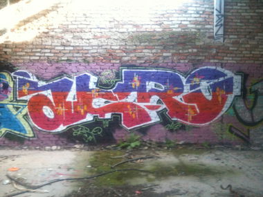 Graffiti Wall - Photo by MrGraff - Acro, emu, usk (2013)