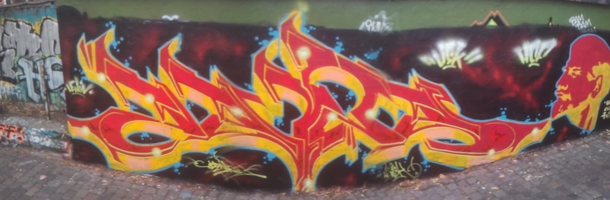 Graffiti Wall - Photo by MrGraff - Seine, usk (2013)