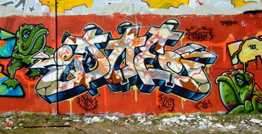 Graffiti Wall - Photo by MrJohnDoe - doe, pole67, pole (2010)