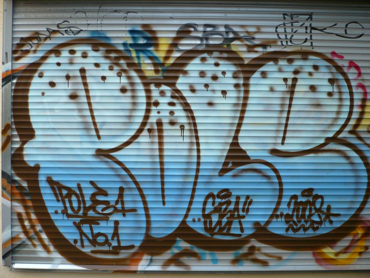 Graffiti Bombing - Photo by MrJohnDoe - pole, pole67, sba (2008)