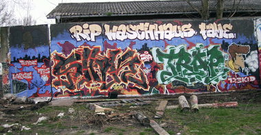 Graffiti Wall - Photo by MrJohnDoe - shok, trap67, serie (2008)