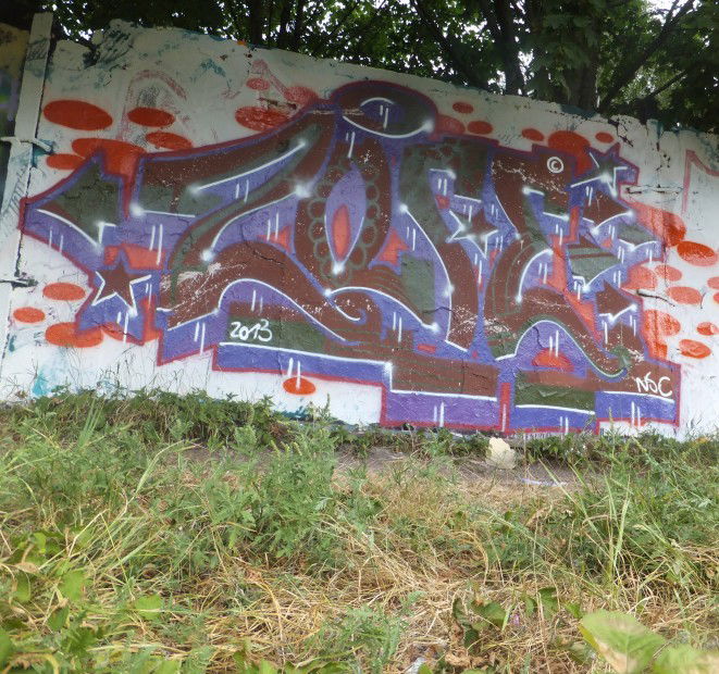 Graffiti Wall - Photo by MrLOSE - LOZE, LOSE (2013)