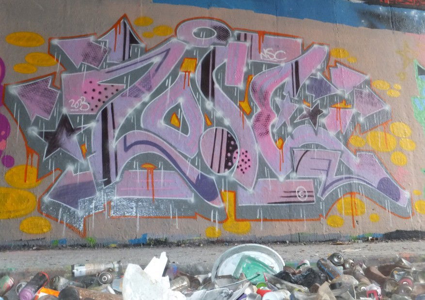 Graffiti Wall - Photo by MrLOSE - LOSE (2013)