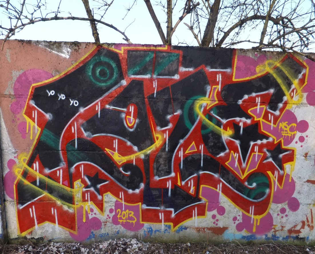 Graffiti Wall - Photo by MrLOSE - LOSE, LOZE (2013)
