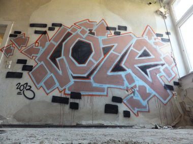 Graffiti Wall - Photo by MrLOSE - LOZE, LOSE (2013)