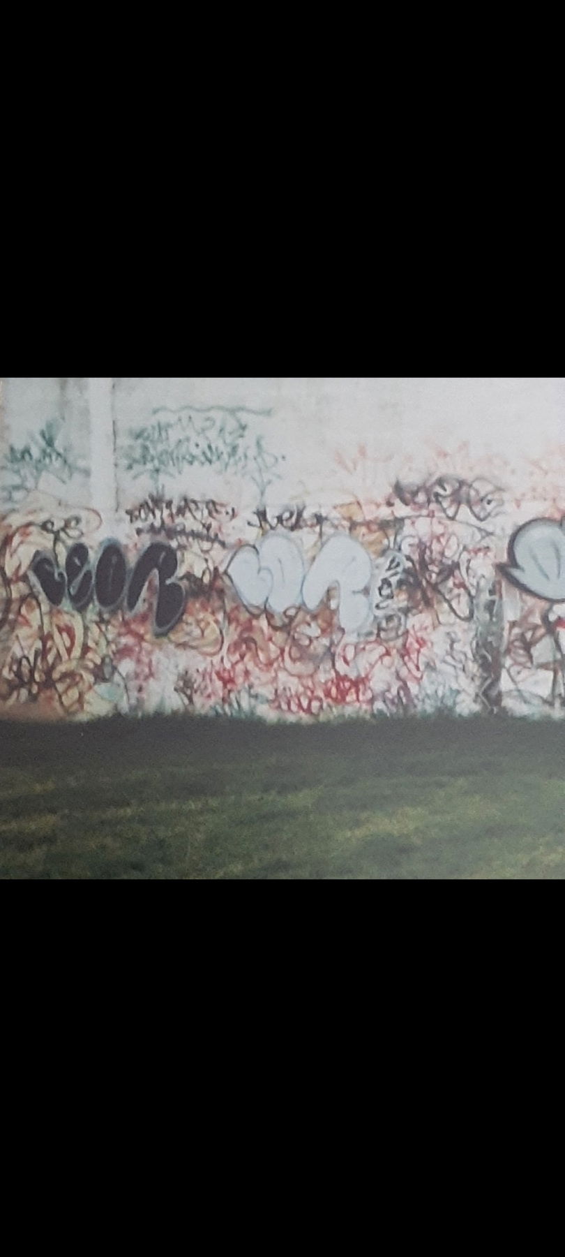 Graffiti Wall in Mcallen - Photo by MrOmen956 - BOR, Omen (2007)
