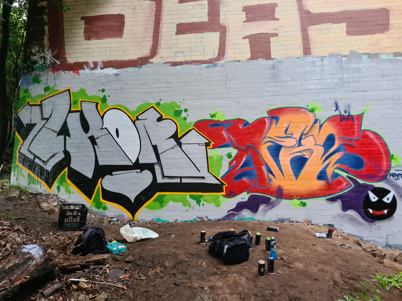 Graffiti Wall - Photo by MrReka - pokemon, bridge (2020)