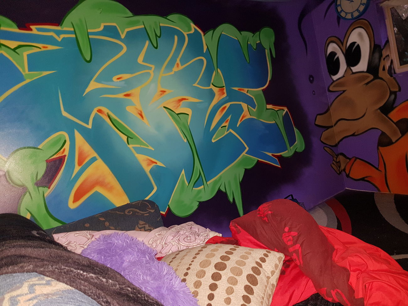 Graffiti Wall - Photo by MrReka - character (2019)