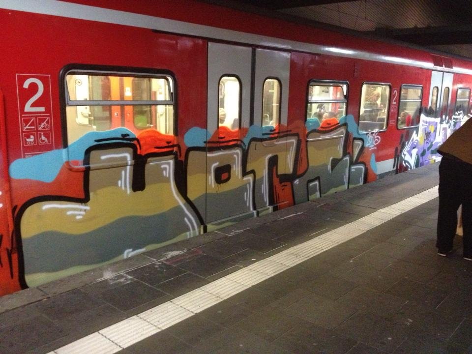 Graffiti Train in Köln - Photo by MrWoHooo - HACF (2013)
